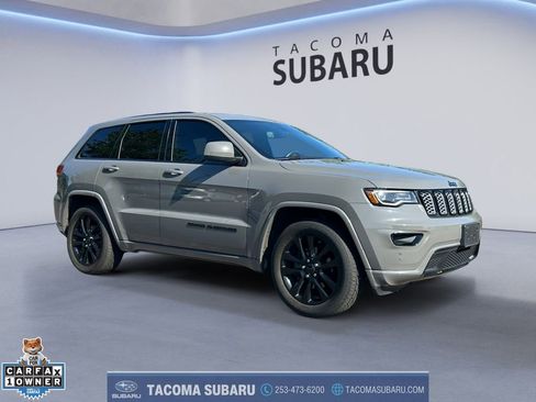 Used 2020 Jeep Grand Cherokee Altitude AWD/4WD image 7