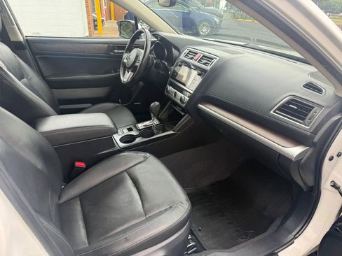 Used 2016 Subaru Outback 2.5i Limited AWD/4WD image 29