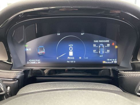 Used 2023 Lincoln Corsair Reserve w/ Equipment Group 201A image 24