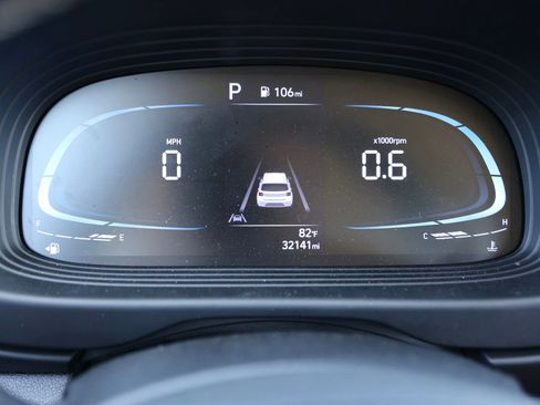 Certified 2023 Hyundai Venue SEL w/ Cargo Package FWD image 33