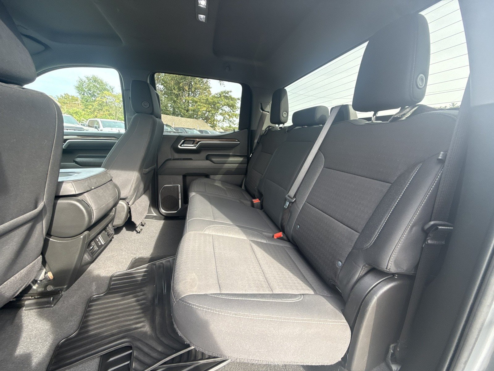 Used 2025 Chevrolet Silverado 1500 LT RWD image 26