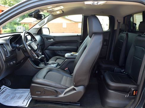 Used 2017 GMC Canyon SLE w/ All Terrain Package AWD/4WD image 9
