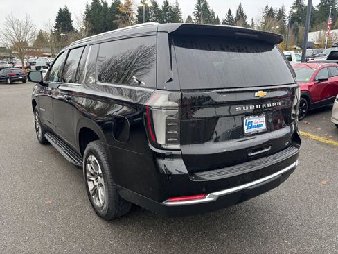 Certified 2025 Chevrolet Suburban LT w/ Comfort Package image 7