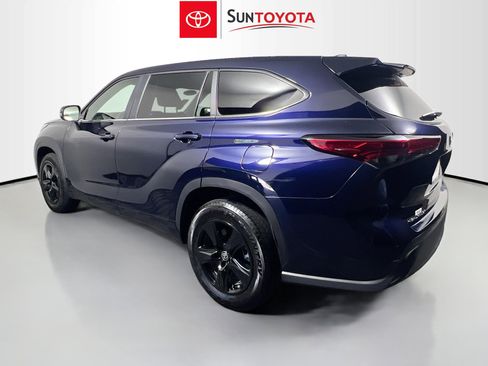 Used 2023 Toyota Highlander LE image 6