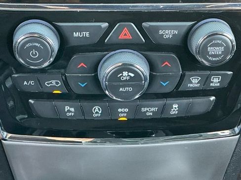 Used 2021 Jeep Grand Cherokee Laredo X AWD/4WD image 27
