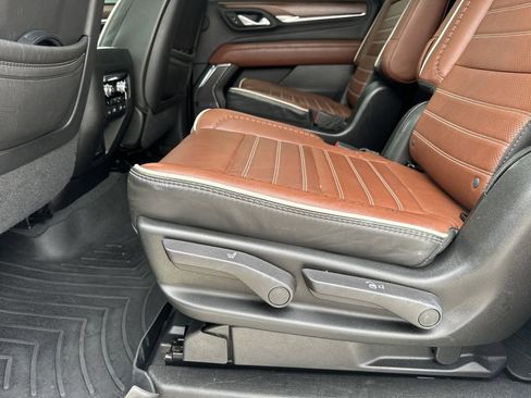 Used 2023 GMC Yukon XL Denali Ultimate image 32
