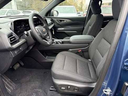 New 2026 Chevrolet Traverse LT image 9