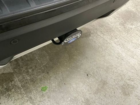 Used 2023 Ford Explorer XLT w/ Equipment Group 202A image 7