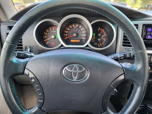Used 2008 Toyota 4Runner SR5 AWD/4WD image 15