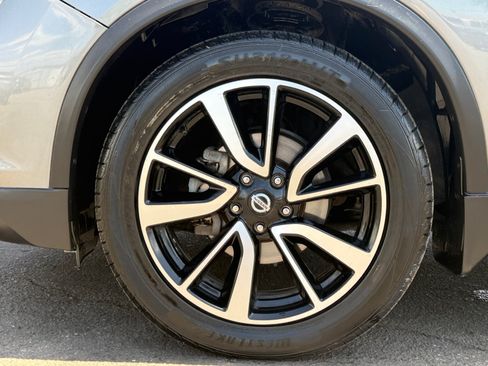 Used 2020 Nissan Rogue SL FWD image 11