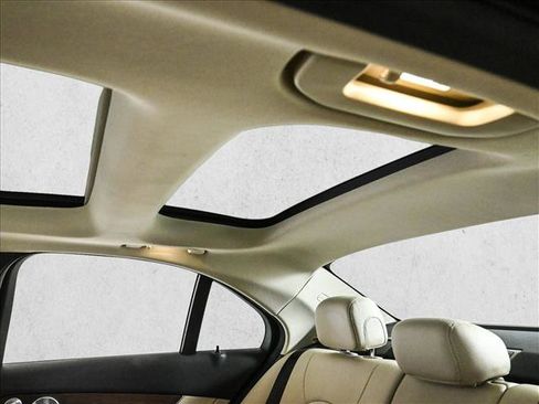 Certified 2021 Mercedes-Benz C 300 4MATIC Sedan image 21