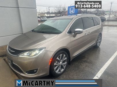 Used 2017 Chrysler Pacifica Limited