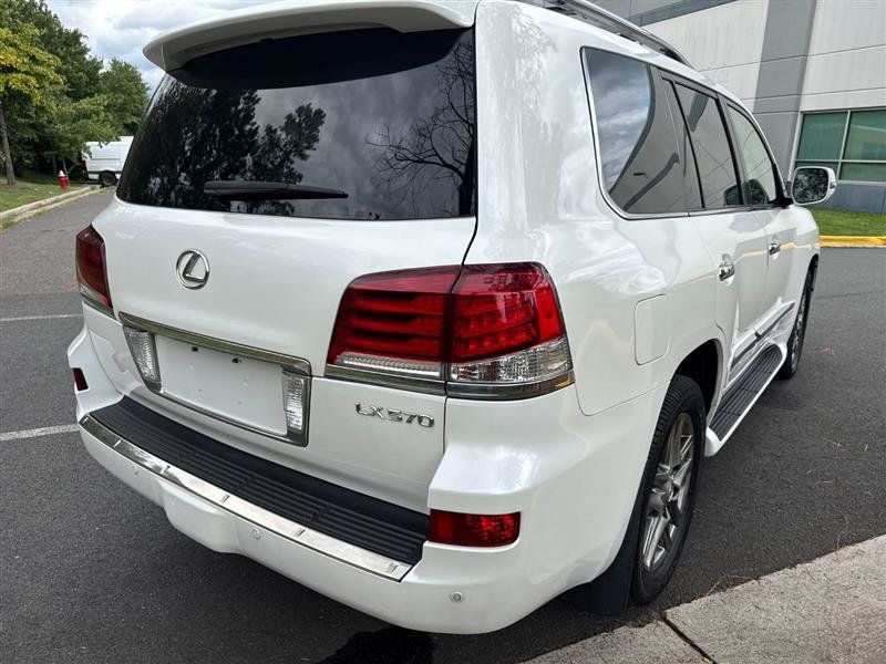 Used 2014 Lexus LX 570 4WD w/ Luxury Package image 10