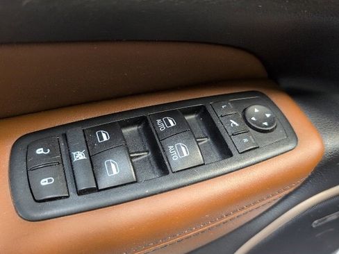 Used 2017 Jeep Grand Cherokee Summit image 16