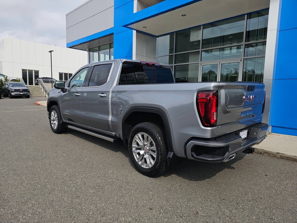 Used 2023 GMC Sierra 1500 Denali w/ Technology Package AWD/4WD image 6