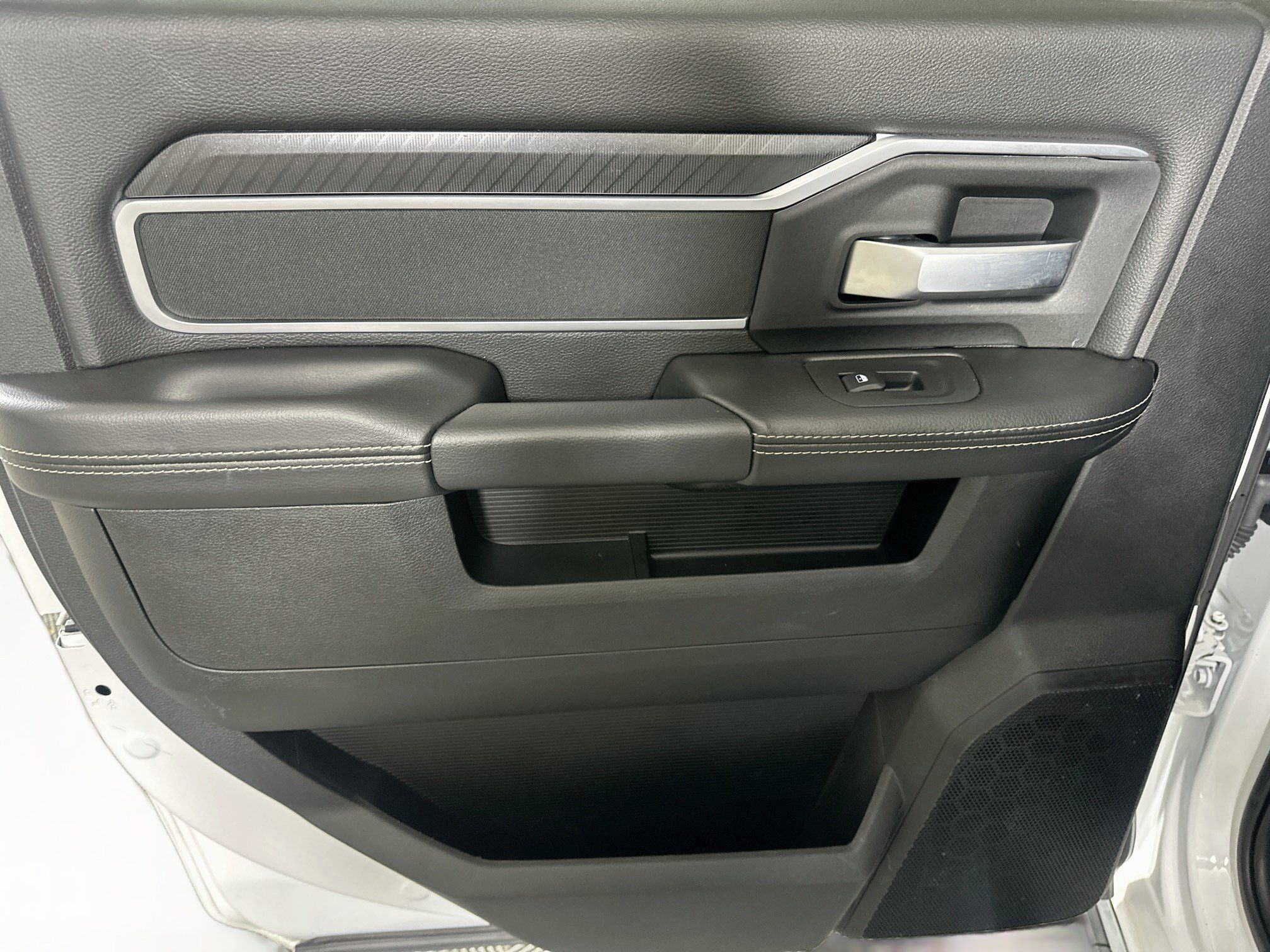 Used 2025 RAM 2500 Big Horn AWD/4WD image 25