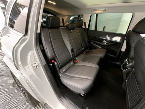 Used 2026 Mercedes-Benz GLS 450 4MATIC image 17