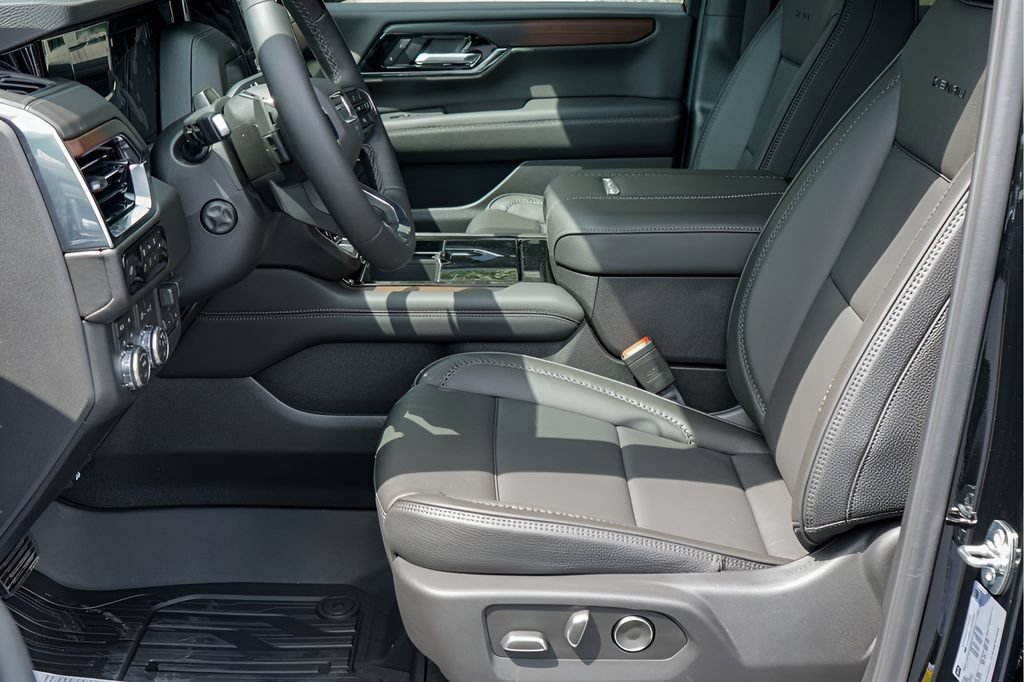 New 2026 GMC Yukon Denali w/ Denali Reserve Package AWD/4WD image 10