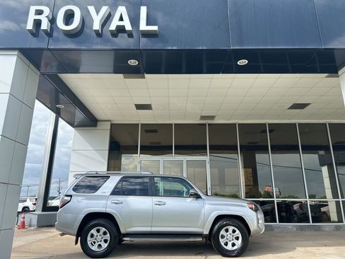 Used 2016 Toyota 4Runner SR5 Premium image 1