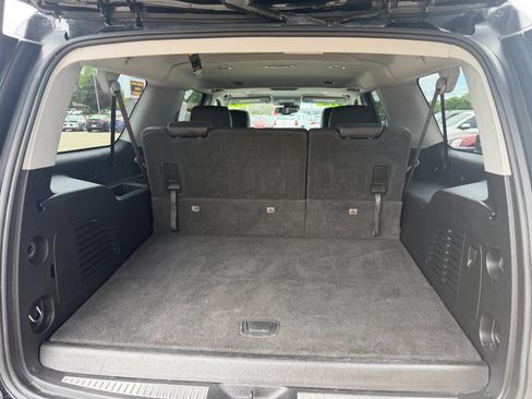 Used 2018 Chevrolet Suburban LT AWD/4WD image 13