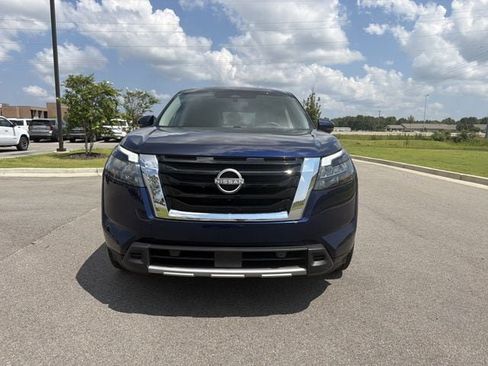 Used 2025 Nissan Pathfinder SL AWD/4WD image 10