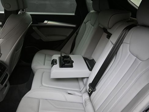 Certified 2024 Audi Q5 2.0T Premium Plus image 20