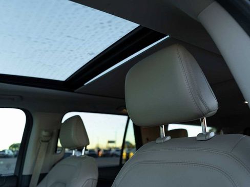 Used 2022 Ford Expedition Max Limited image 13