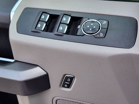 Used 2018 Ford F350 XLT w/ XLT Value Package image 32