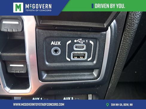 Used 2024 Jeep Wrangler Unlimited Sahara AWD/4WD image 32