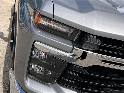 Used 2025 Chevrolet Silverado 2500 LT w/ Convenience Package image 27