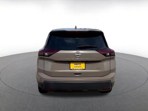 Used 2025 Nissan Rogue SV AWD/4WD image 12