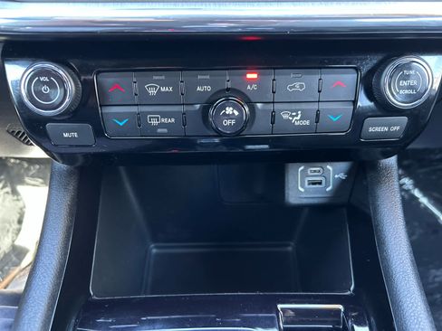 Used 2023 Jeep Compass Limited w/ Elite Group AWD/4WD image 19
