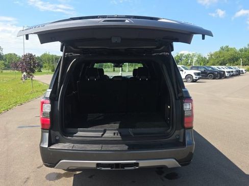 Used 2018 Ford Expedition Max Limited RWD image 10