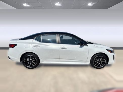 New 2025 Nissan Sentra SR w/ SR Premium Package image 8