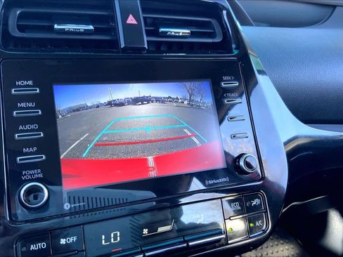 Certified 2022 Toyota Prius LE image 25