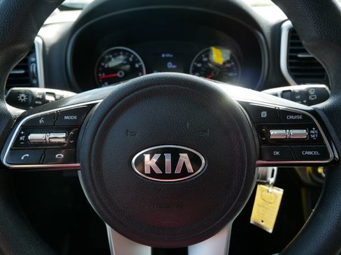 Used 2020 Kia Sportage LX AWD/4WD image 25