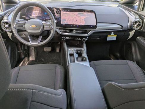 New 2026 Chevrolet Equinox EV LT image 21