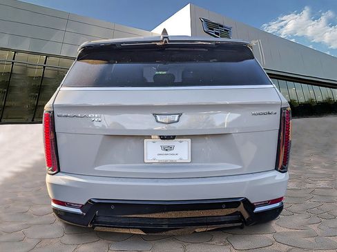 New 2026 Cadillac Escalade IQ Luxury 2 image 4