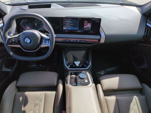 Used 2025 BMW X3 xDrive30i w/ Premium Package image 28