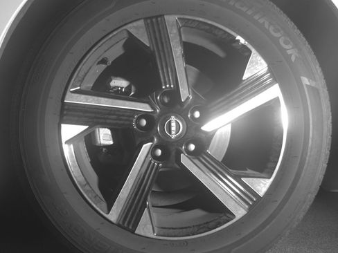 Used 2025 Nissan Sentra SV FWD image 12