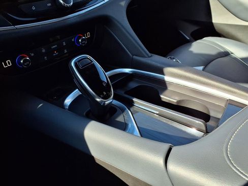 Used 2021 Buick Enclave Essence w/ Sport Touring Edition image 11