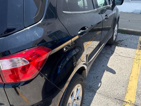 Used 2021 Ford EcoSport SE FWD image 2