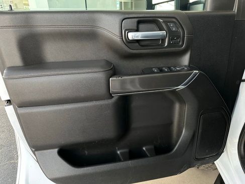 Used 2023 GMC Sierra 2500 AT4 image 10