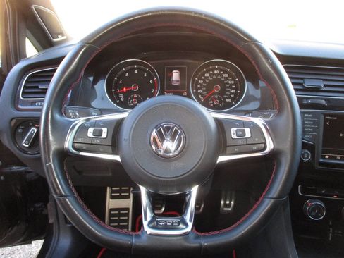 Used 2017 Volkswagen GTI SE FWD image 15