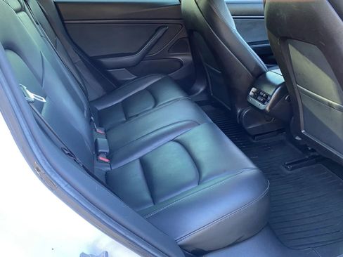 Used 2019 Tesla Model 3 Standard Range Plus image 7