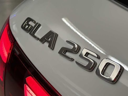 New 2026 Mercedes-Benz GLA 250 4MATIC image 9