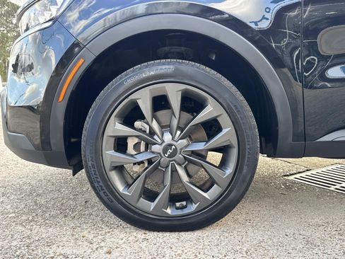 Used 2023 Kia Sorento X-Line EX image 3