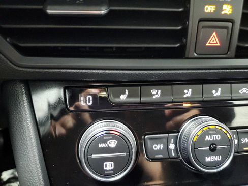 Used 2023 Volkswagen Jetta SE FWD image 20