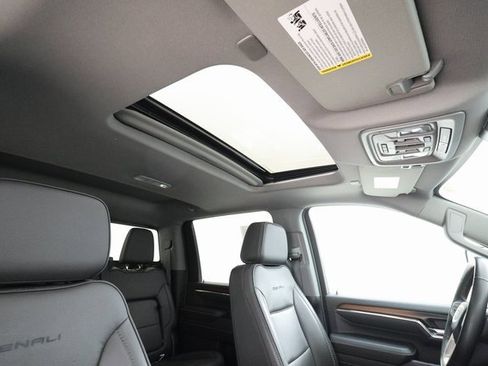 Used 2024 GMC Sierra 2500 Denali w/ Denali Reserve Package image 26