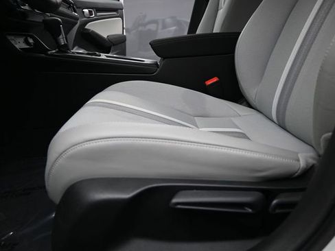 Used 2025 Honda Civic Sport image 11